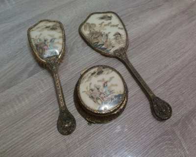 Beautifull Satsuma dressing table set 