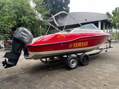 Yamaha SR23 w/Yamaha 250 ob 4 stroke, bimini, trailer & free delivery