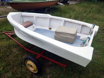 Fiberglass Speed boat 9ft + NEW Tailer = 25000 b FAST SALE