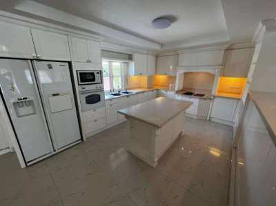 Nice 4bedrooms house with pool in BaanDusit Pattaya village