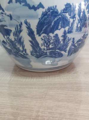 Massive and heavy chinese blue/white fishbowl with good mark