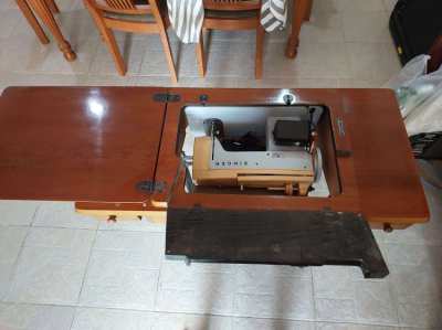 Singer 974 sewing machine