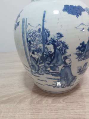 Large Old chinese blue and white whiskey jar good mark to base