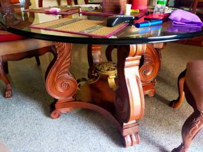 Glass top table, with 4 chairs, 4 feet diameter, excellent condition 