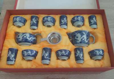 Chinese blue and white tea set boxed 15 items showing dragons