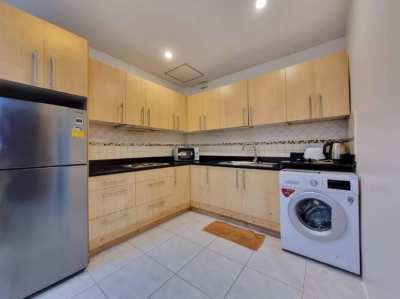 Townhouse For Sale With 2 Bedrooms on Pratamnak Hill