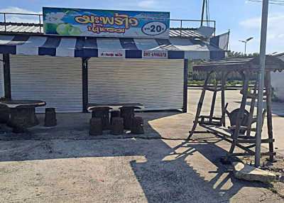 Outside QUALITY furniture ,2 HEAVY tables & seats + 1 WOODEN swing