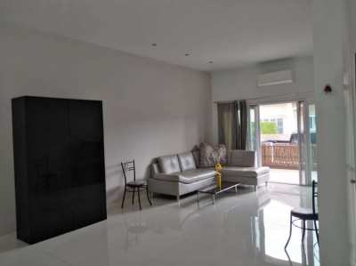 LOVELY clean ,spacious MODERN 3 bed House, QUALITY designed AS NEW