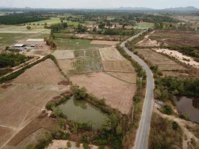 Land 2 rai 300 Tw. in Pranburi (4400 m²)