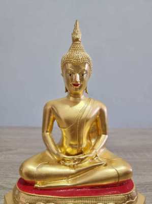 Gold budha 10