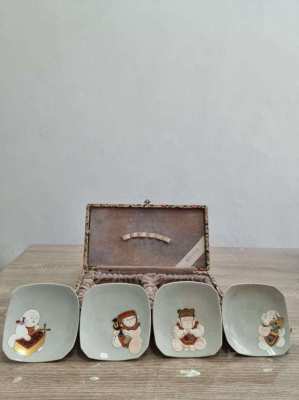 Stock clearance A boxed set of four oriental/japanese desert plates 5