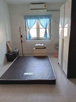 Room for rent low price