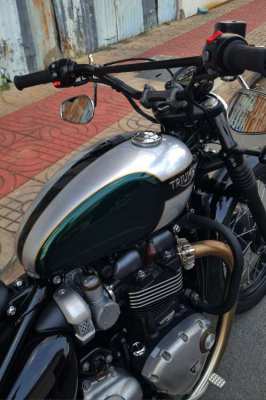 #SOLD# Triumph T120 Bobber 2019 Green Gold