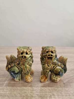 Sale now on a pair of chinese foo dogs