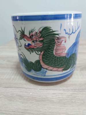 Sale now on chinese Jarinere showing a beautifull dragon