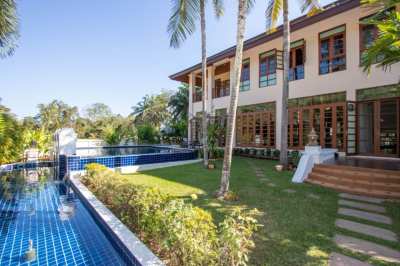  Exceptional Property with Pool, Garden, and Spacious Living (MR177)