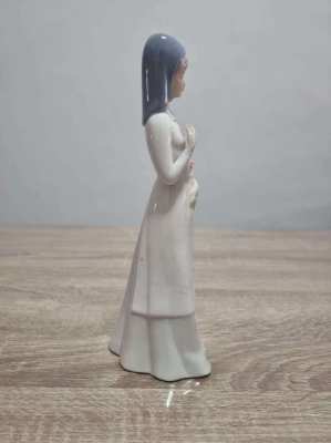 Sale now on miquel requena figurine (lladro/nao style) 10