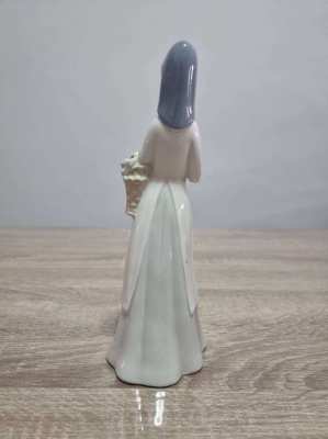 Sale now on miquel requena figurine (lladro/nao style) 10