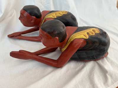 two praying wooden figures, servant figures made of wood, full wood 