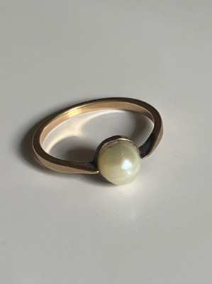 Gold ring 14 Karat , Ring with a Pearl 