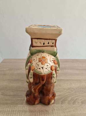 Stock clearance Lovely old chinese elephant vase/pot stand