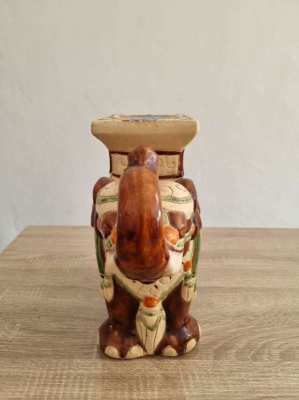 Stock clearance Lovely old chinese elephant vase/pot stand