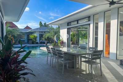 Majestic, Serenity 4-Bedroom Pool Villa in Rawai, Phuket, Thailand