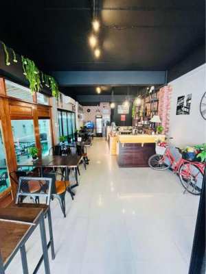 Townhouse + Coffee Shop fully renovated