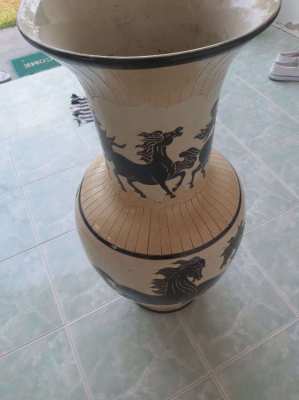 Massive chinese vase 33