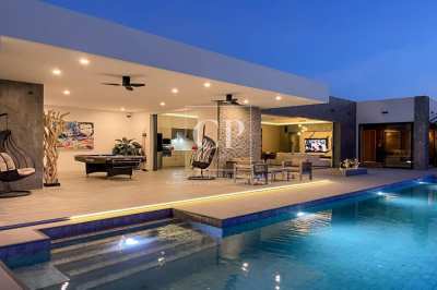 State of the Art Cosmopolitan 3-Bedroom Pool Villa in Rawai, Phuket