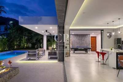 State of the Art Cosmopolitan 3-Bedroom Pool Villa in Rawai, Phuket