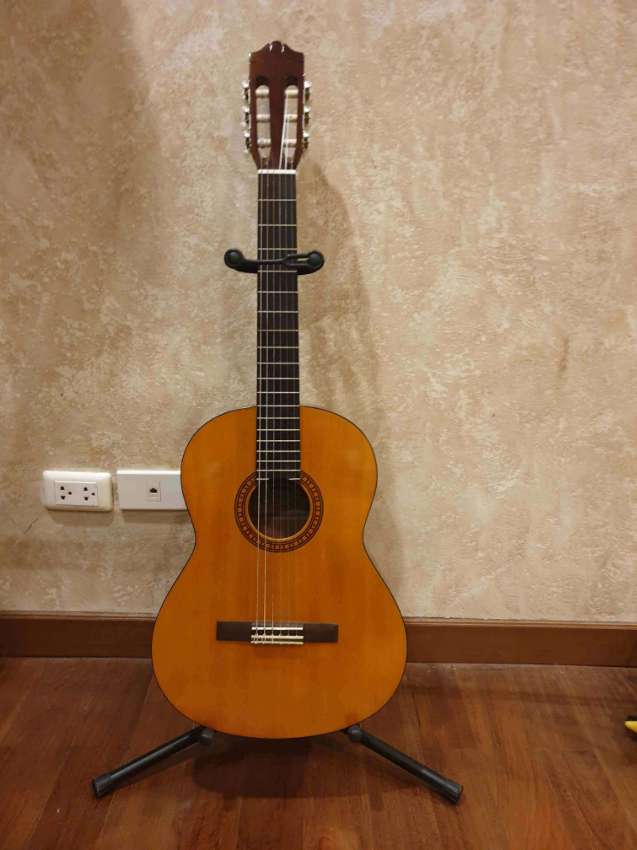 Yamaha CS40 Classical Guitar