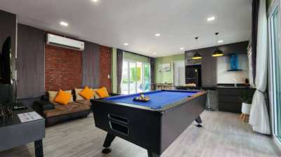 Pool villa for rent a 5 bedrooms in pattaya / Na jomtien