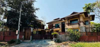 Pool Villa House For Sale in Quiet Moobaan near Meechok Plaza