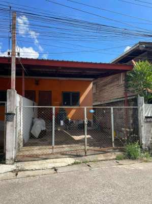 2 detached houses for sale