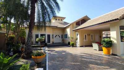 Classic Pool Villa For Sale in East Pattaya!