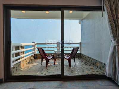 ☆ HOT! For Sale | Spacious Beachfront Studio, Newly Renovated (Rayong)