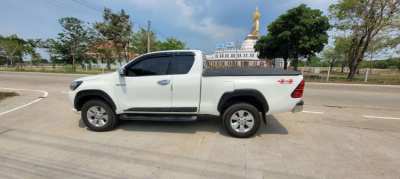 Toyota Hilux Revo 4X4 2016 only 67k