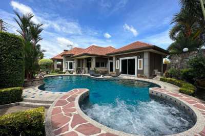 Nongpalai Pool Villa with Separate Guest House