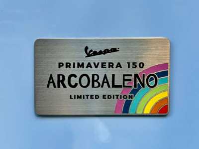 A collector’s piece: Vespa Primavera 150 Arcobaleno Limited Edition!