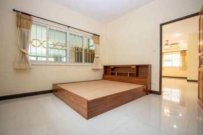 3 BR Single-Storey House For Sale (SANK190)