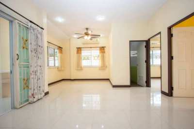 3 BR Single-Storey House For Sale (SANK190)