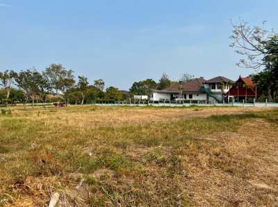 Palm Hills: 4,800 sqm Land Plot