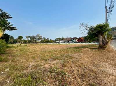 Palm Hills: 4,800 sqm Land Plot