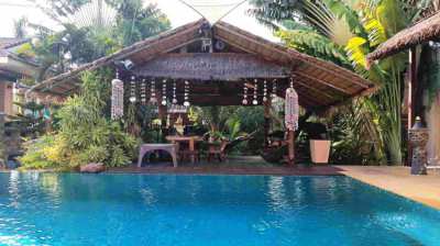 Amazing 3 bedroom pool villa close to Mae Ramphueng beach! 