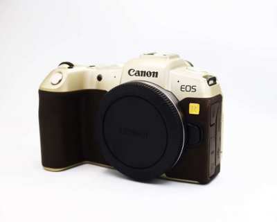 Canon EOS RP Gold Series Limited Edition in Box