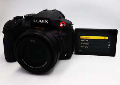 Panasonic Lumix DMC-FZ300 4K 24X F2.8 LEICA Splashproof / Dustproof 