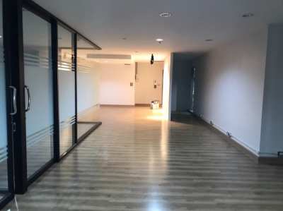 Office for rent at State Tower Silom 120 sq.m with bathroom 