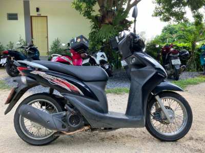 Honda Spacy i. 110cc. 2011 model. With greenbook. Has about 35000Km