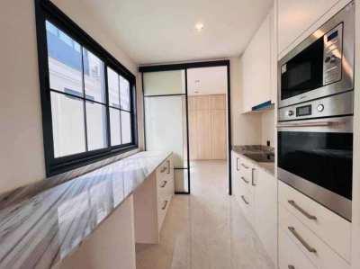 Modern- Neo Classic Village 19,890,000 THB